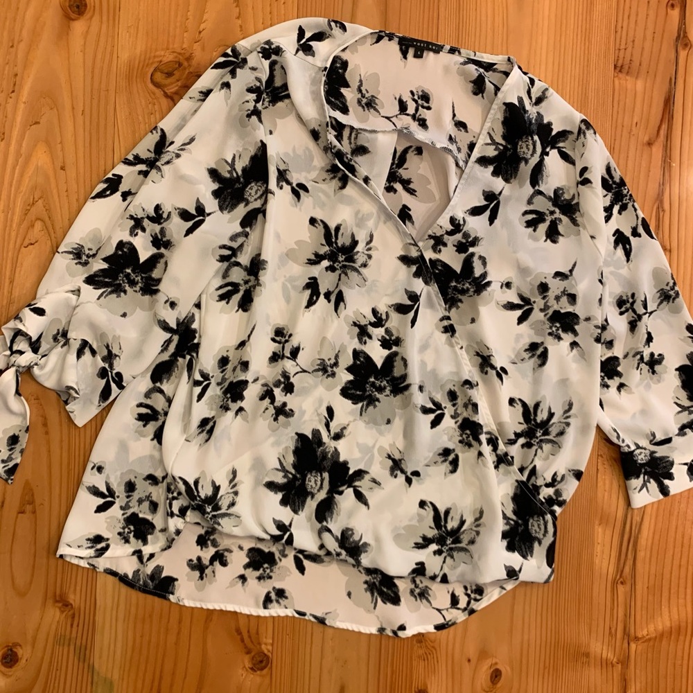 Black and white print dress top